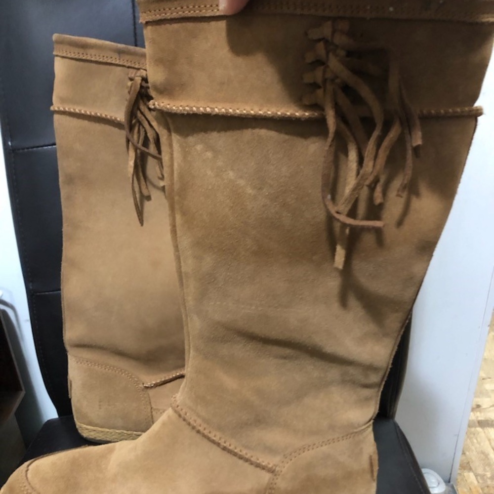 UGG Tall Fringe mocassin Suede Boot